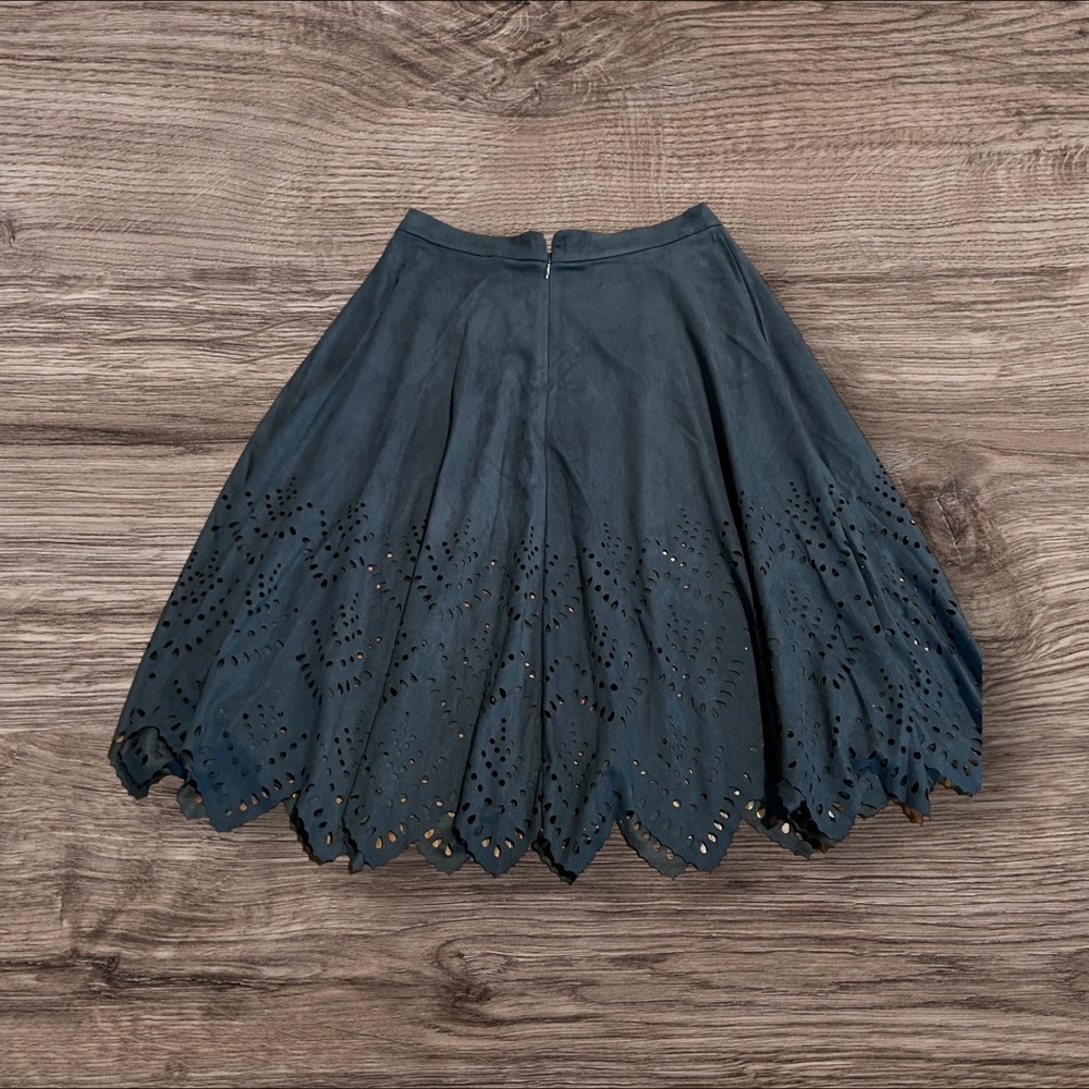 Soprano Navy Blue Faux Suede Eyelet Look MIDI Skirt Size Large NWT
